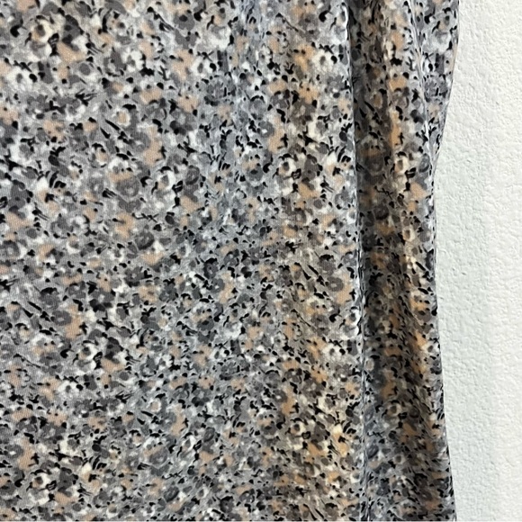 Lululemon size 6 Power Y Tank *Luon
Petite Fleur Silver Spoon racer back - Picture 3 of 7